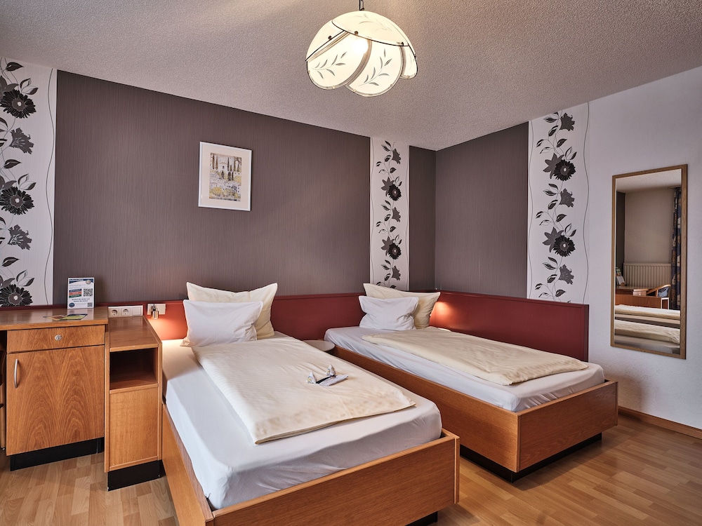 Business Twin Room, Non Smoking photo 2
