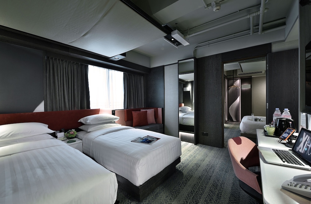 Deluxe Queen Room - Interconnecting photo 3