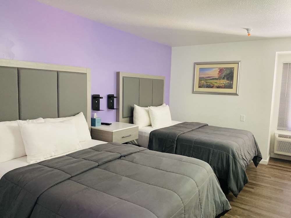 Standard Double Room, 2 Double Beds, Non Smoking - Photo 1