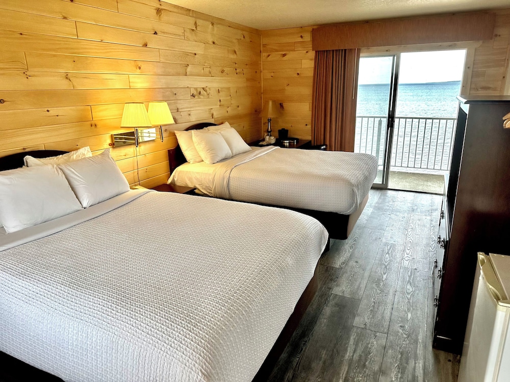 Deluxe Room, 2 Queen Beds, Lakefront, Bridgeview photo 2