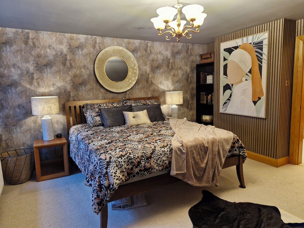 Deluxe Double Room, 1 King Bed, Non Smoking, Mountain View photo 1