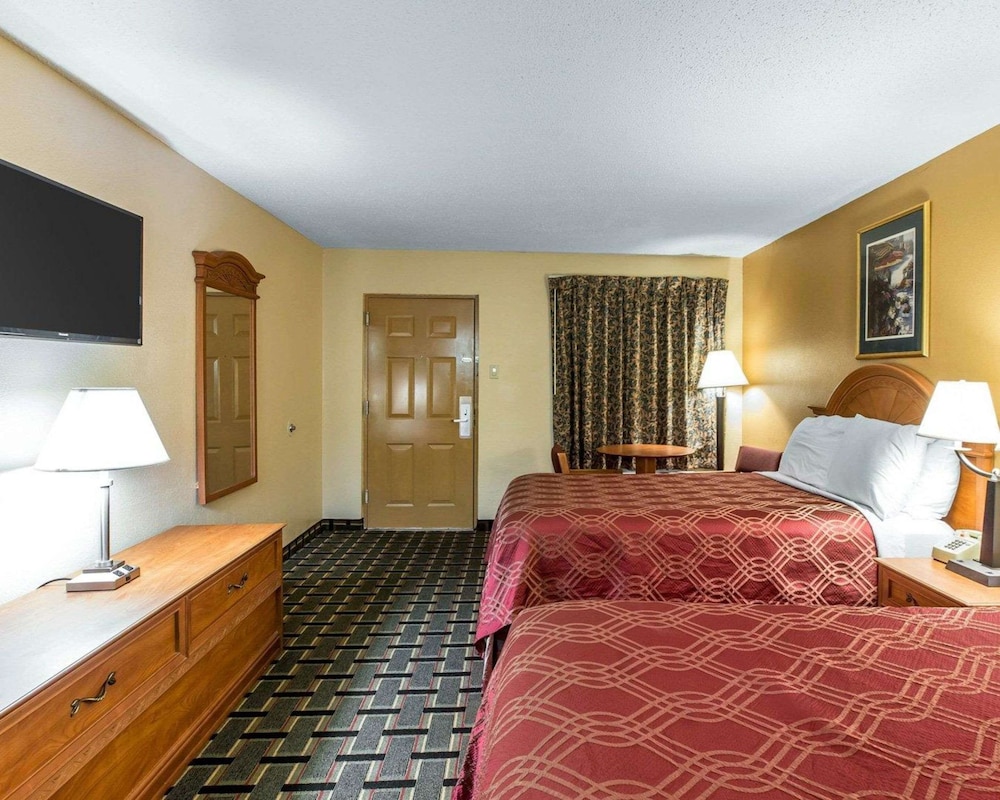 Standard Room, 2 Double Beds, Non Smoking - Photo 4