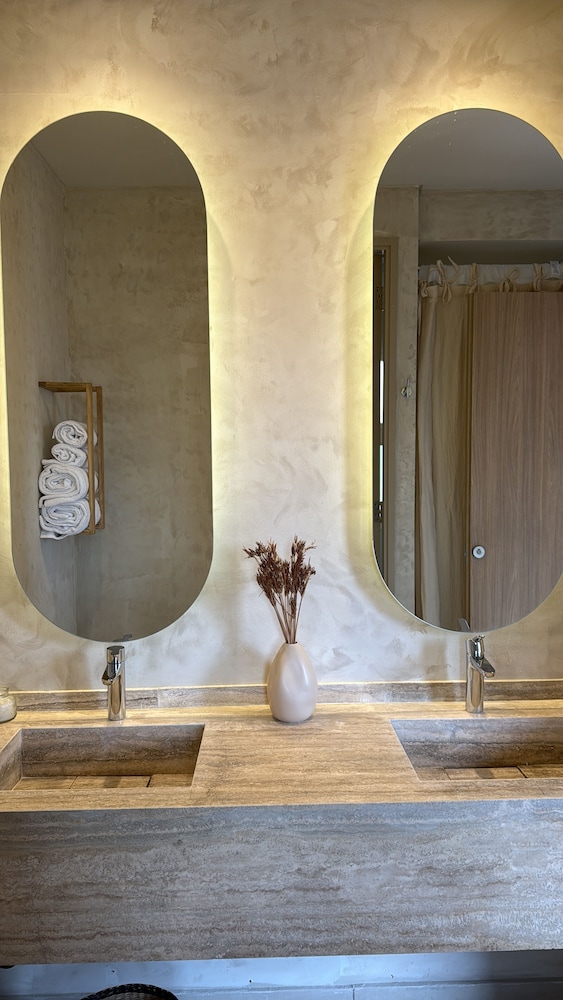 Premium Double or Twin Room, Balcony, Mountain View photo 3