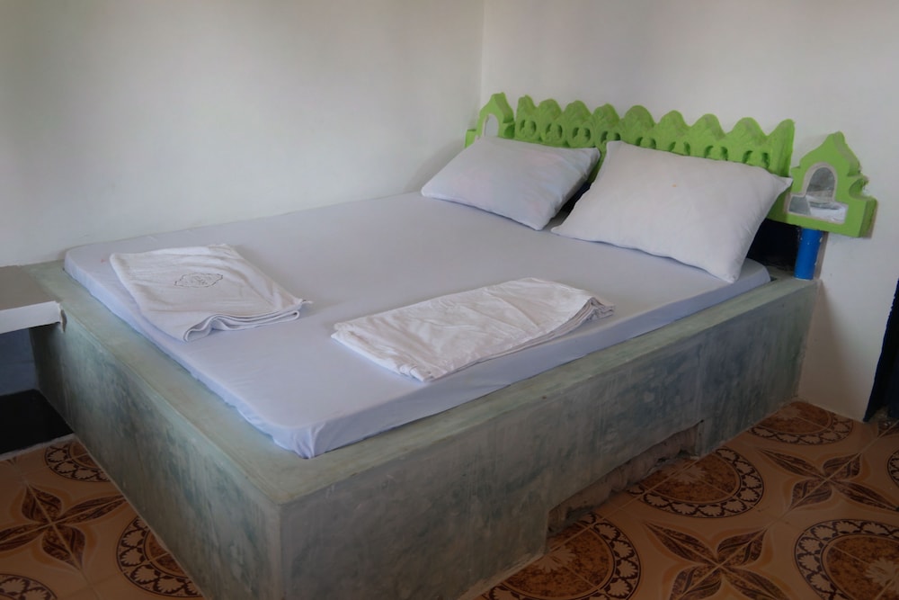 Basic Double Or Twin Room, Smoking