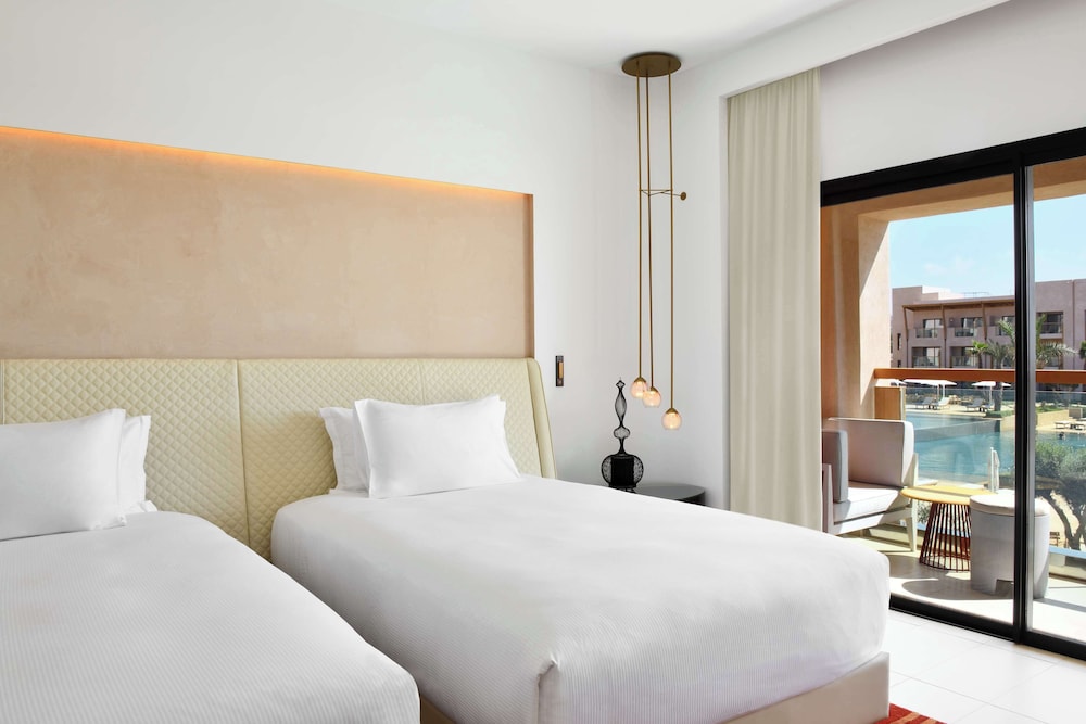 Twin bed Partial ocean view