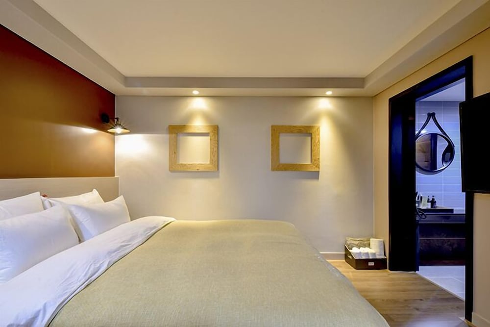 Standard Room (Netflix - Use personal account) photo 1