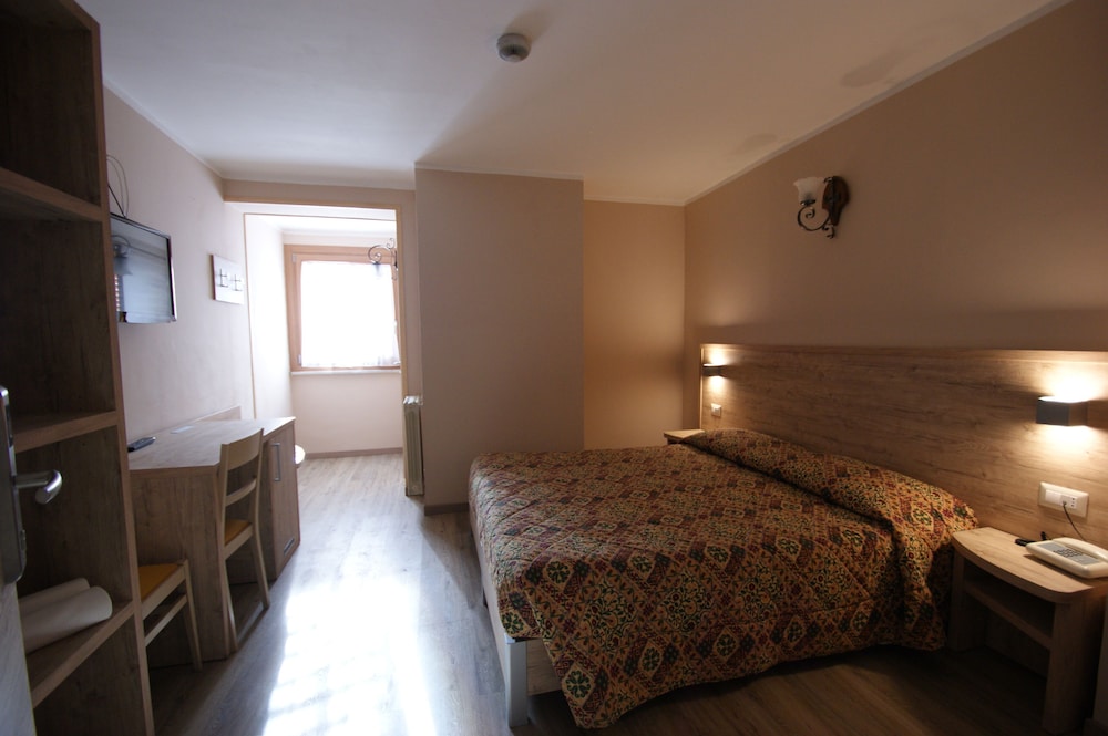 Superior Double or Twin Room, 1 Bedroom, Non Smoking photo 2