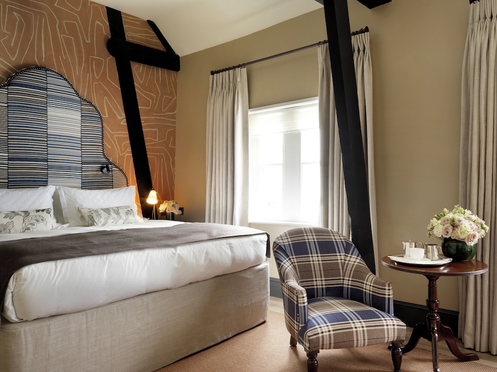Room (Carriage House) thumbnail 5