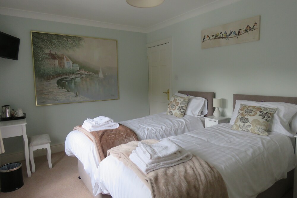 Standard Twin Room, Ensuite - Photo 3