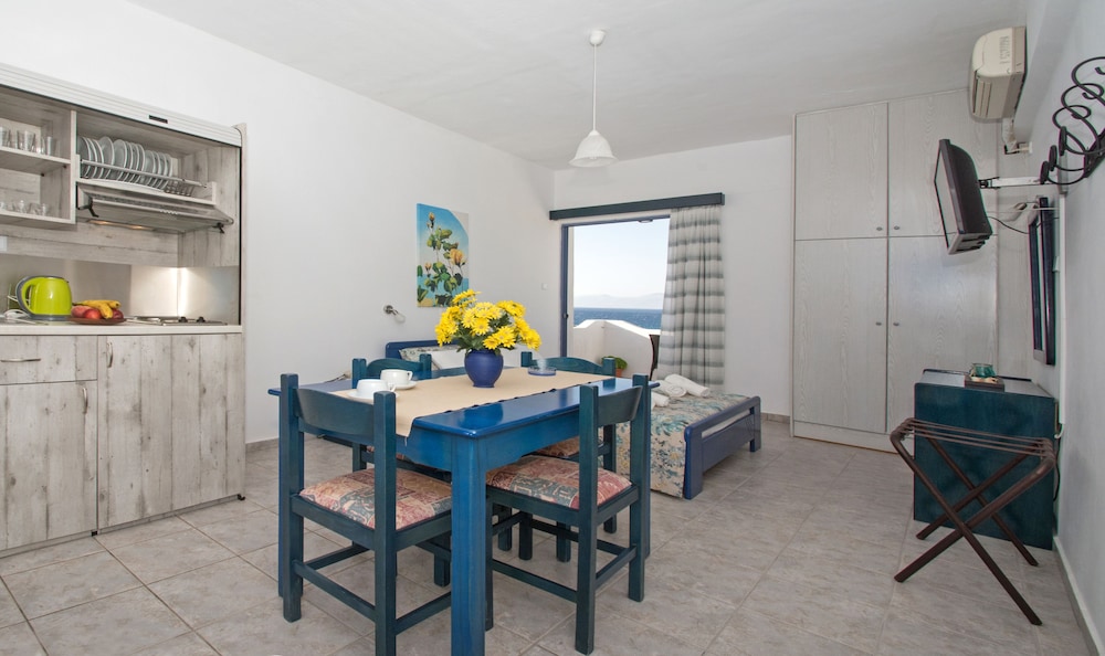 Apartment, 2 Bedrooms, Sea View photo 2