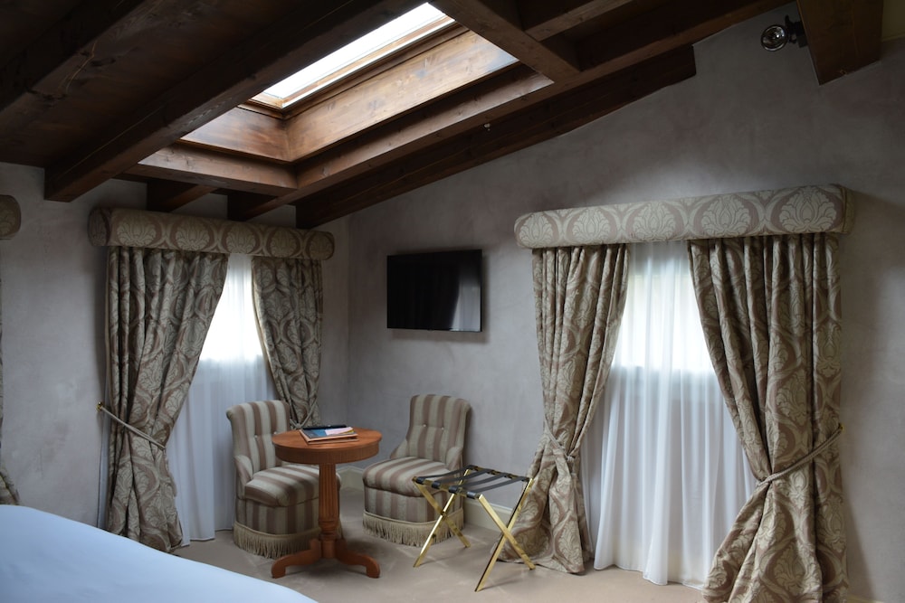 Deluxe Double Room with Park View photo 2