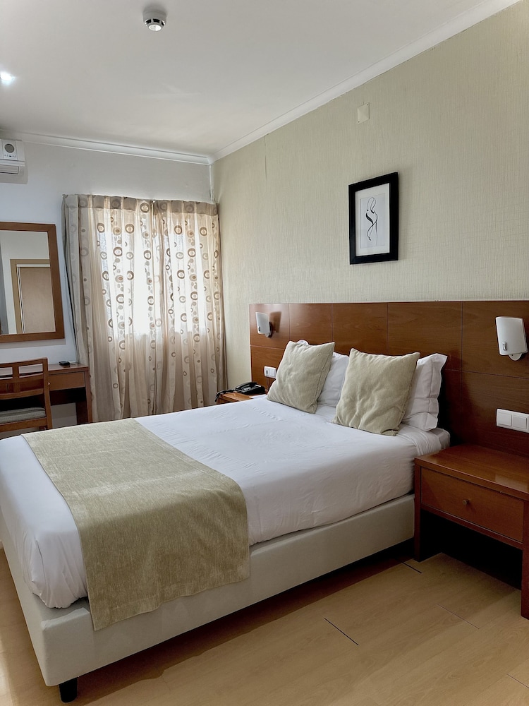Single Room - Photo 3
