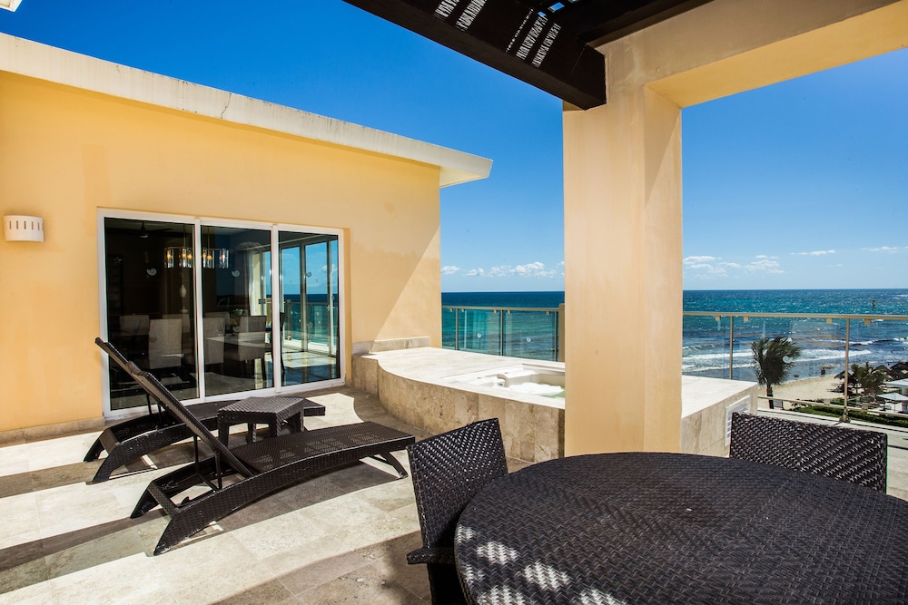 Preferred Club Governor Suite thumbnail 6