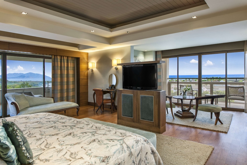 PRESIDENTIAL SUITE WITH SEA VIEW