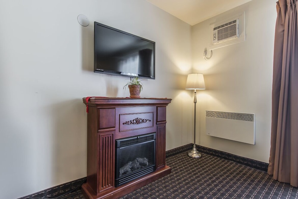 Premium Suite, 1 Queen Bed photo 3
