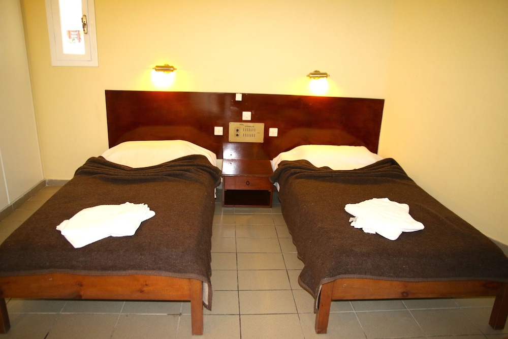 Room, 2 Bedrooms, Garden View