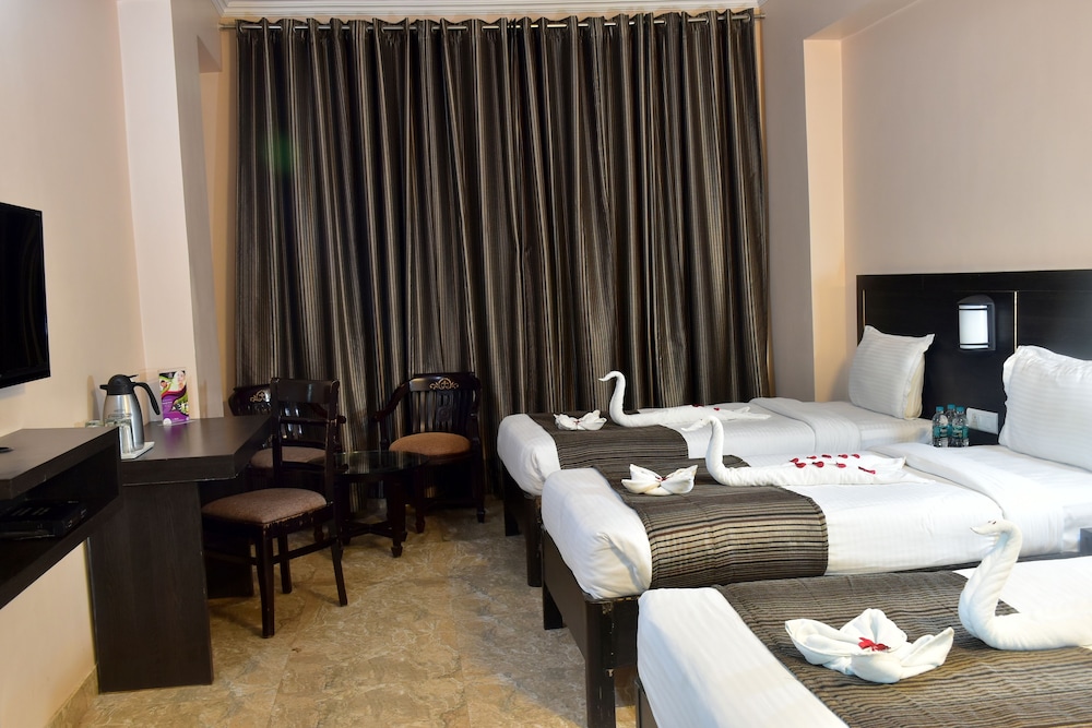 Deluxe Double or Twin Room - Photo 3