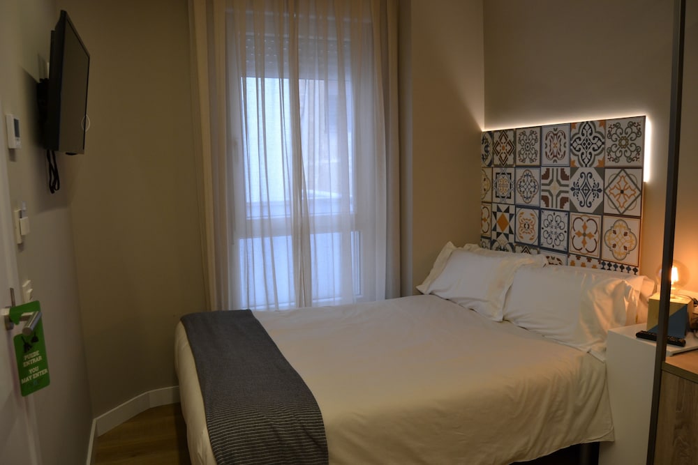 Economy Double Room, 1 Double Bed photo 2