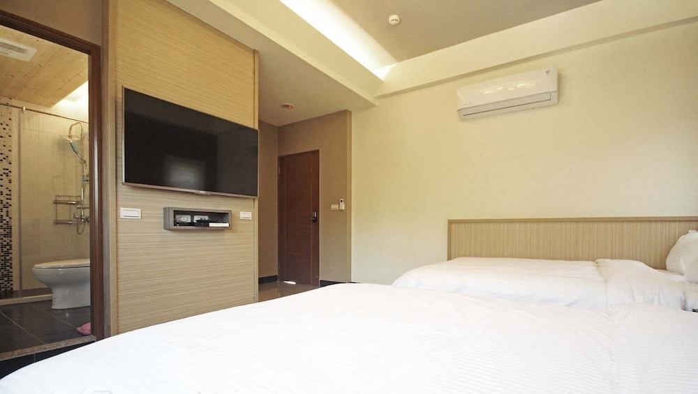 Standard Quadruple Room (301) photo 2