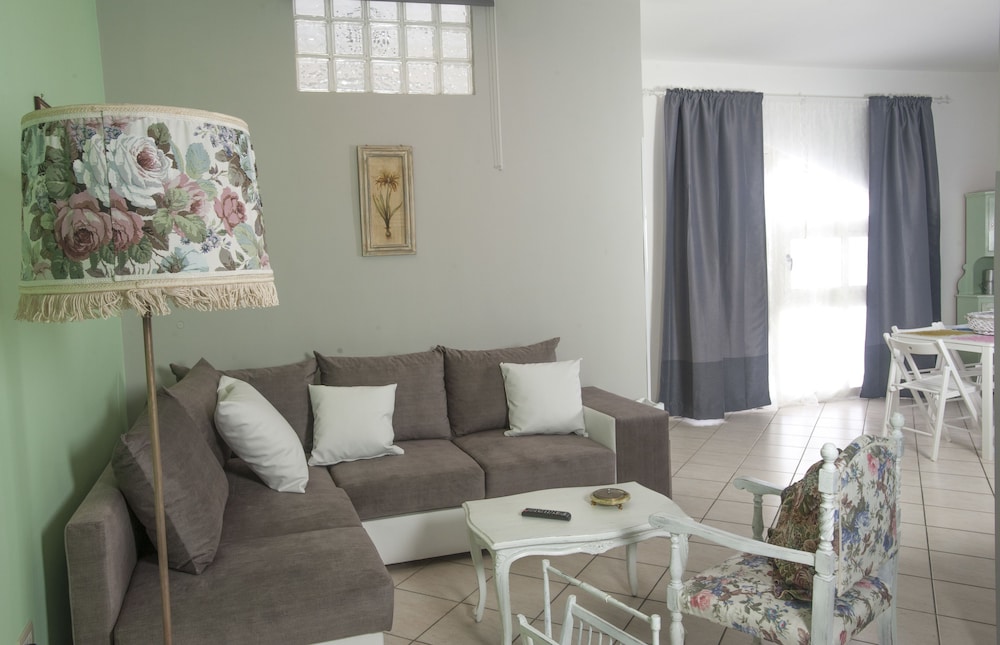 Classic Apartment, 1 Bedroom, Terrace photo 1