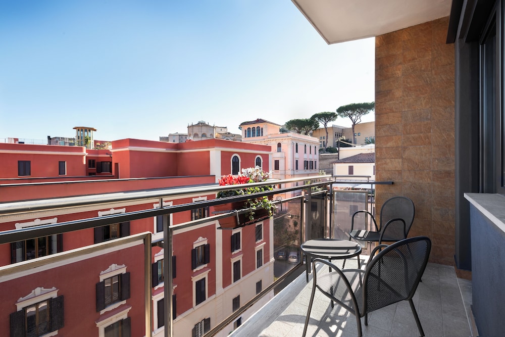 Room, 1 Queen Bed, Balcony (Terrace)