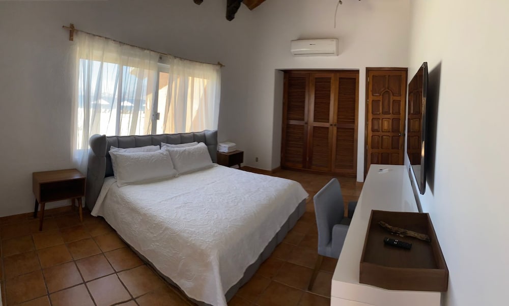 Family House - Photo 1