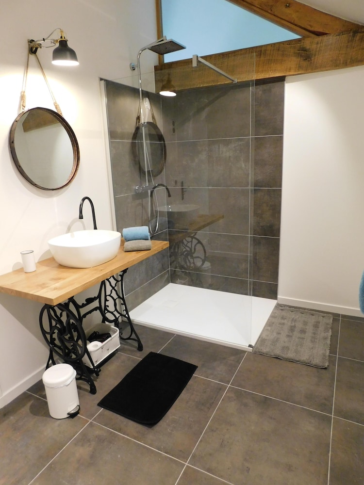 Signature Suite, Private Bathroom, Garden View (5) - Photo 10
