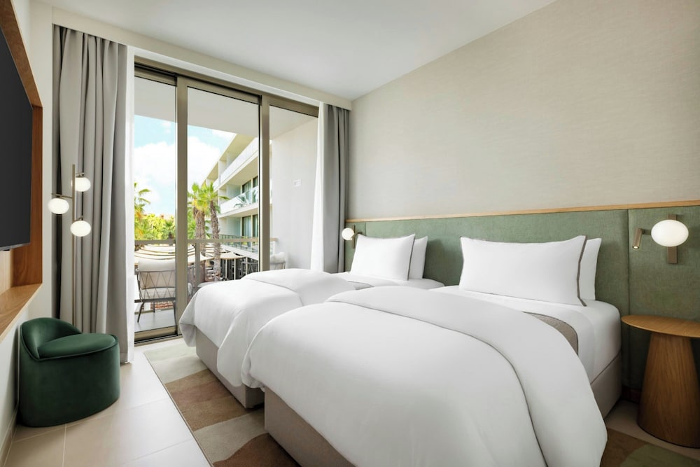 Deluxe Room, 2 Twin Beds, Balcony, Resort View - Photo 1