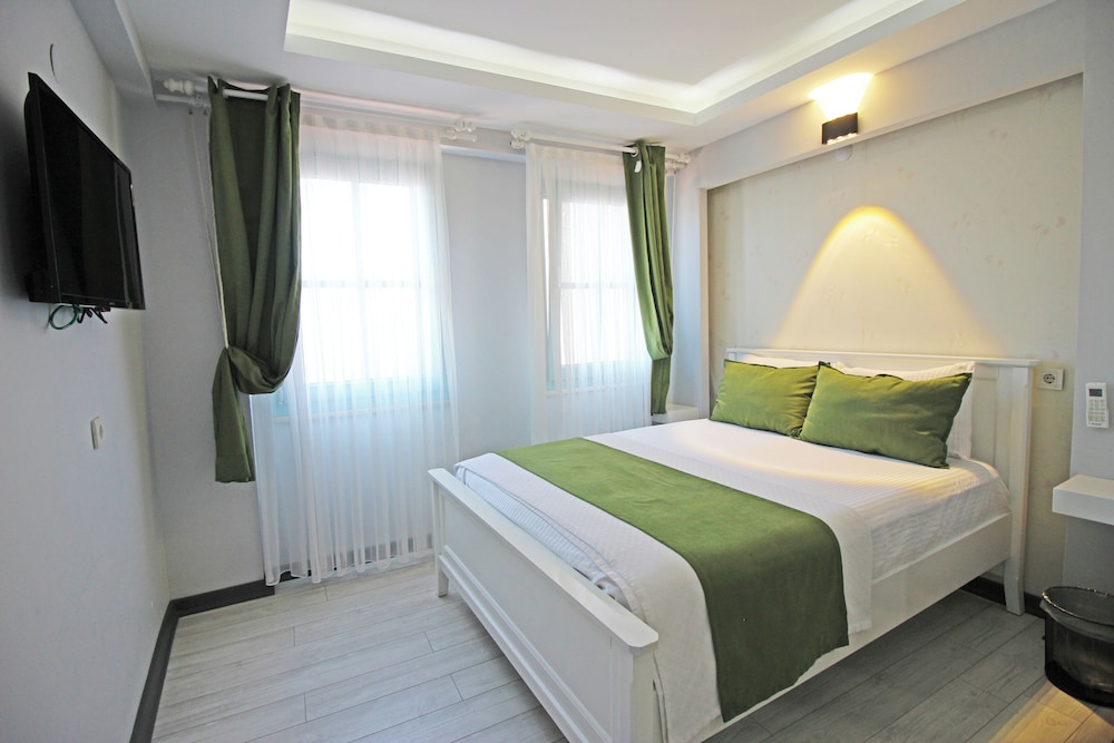 Standard Room, Partial Sea View photo 2