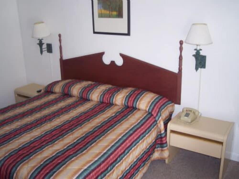 Standard Room, 1 Queen Bed, Accessible photo 1
