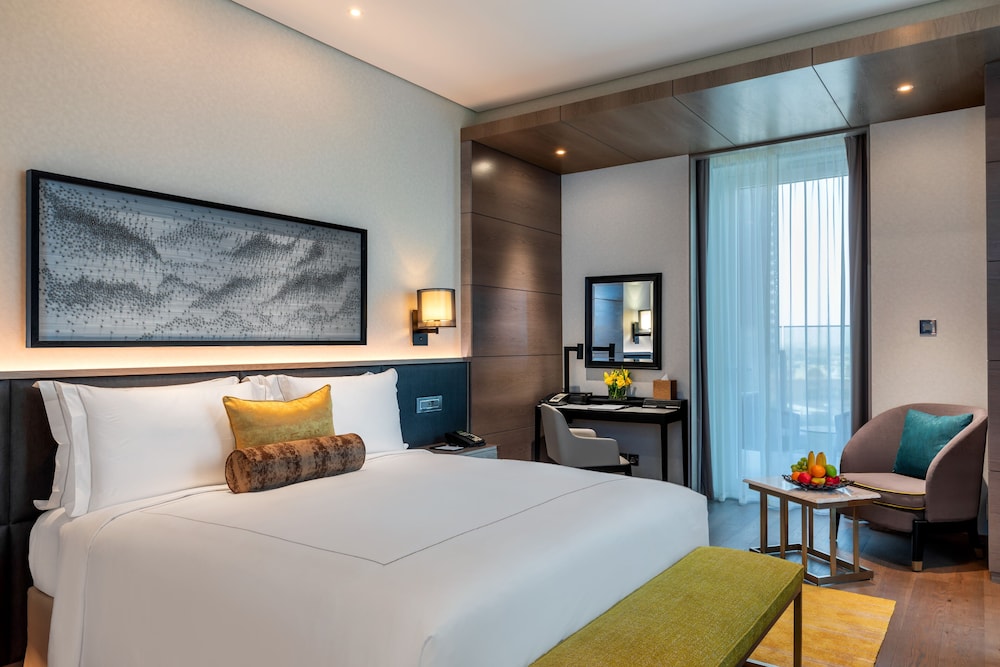 Club Room, 1 King Bed, Balcony
