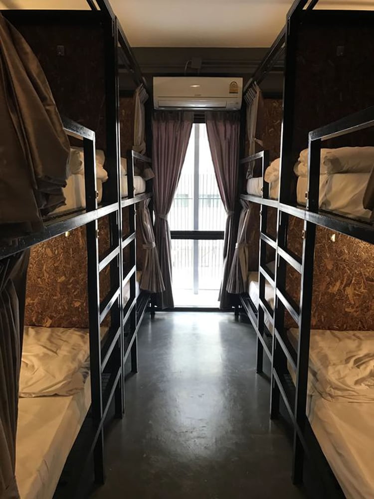 Female Dormitory with Shared Bathroom photo 1