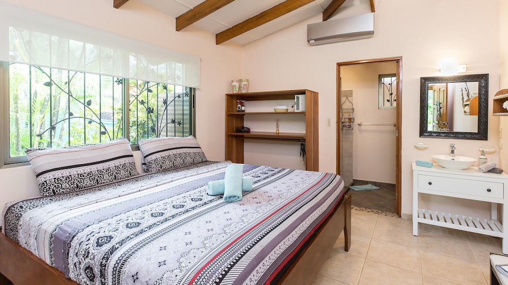 Double Room, 1 King Bed, Patio