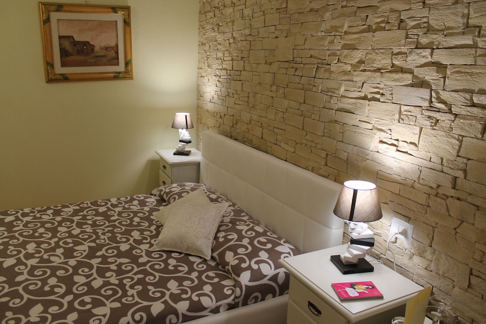 Economy Double Room photo 3