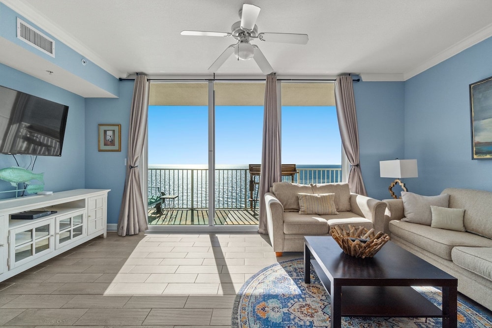 Condo, 2 Bedrooms