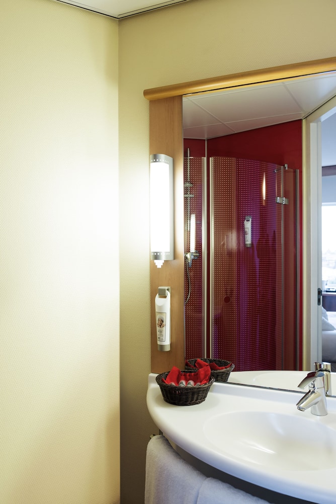 Premium Room, 1 Double Bed, City View - Photo 4