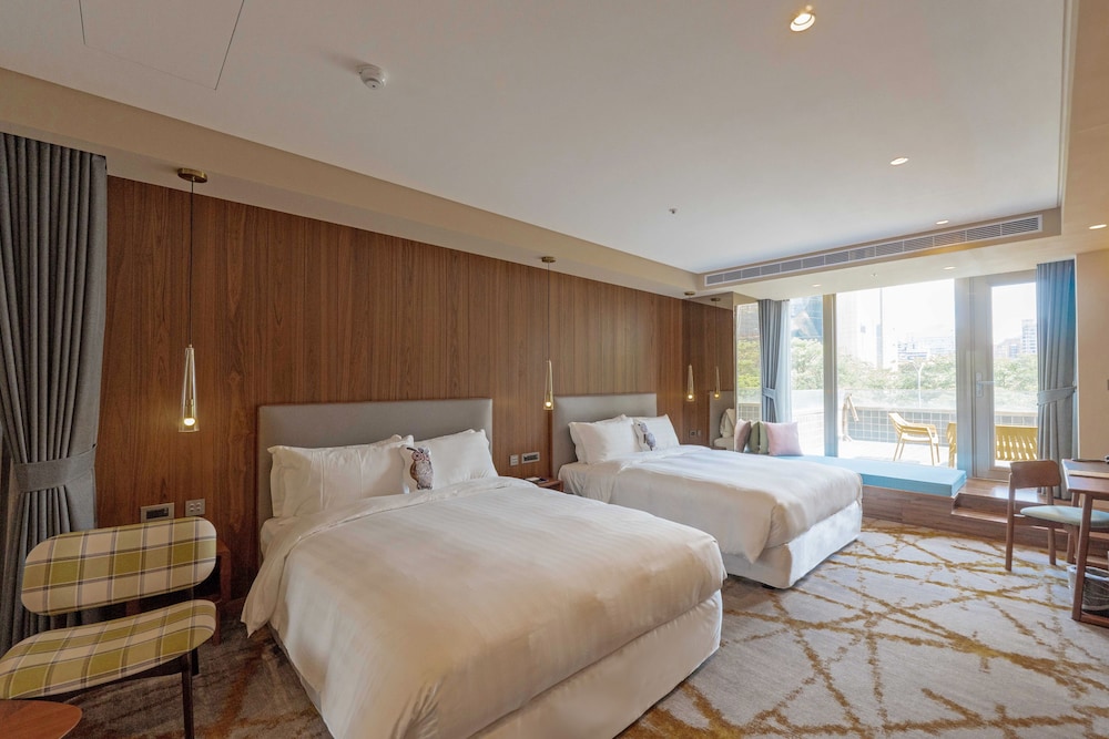 Deluxe Room, 2 Queen Beds, Terrace, City View
