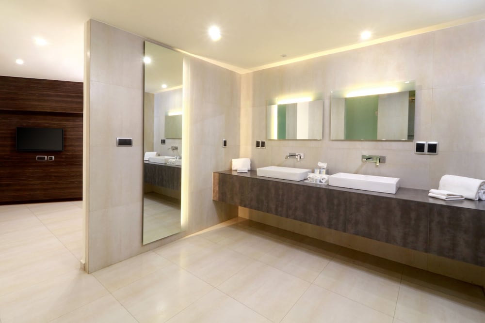 Suite, 1 King Bed