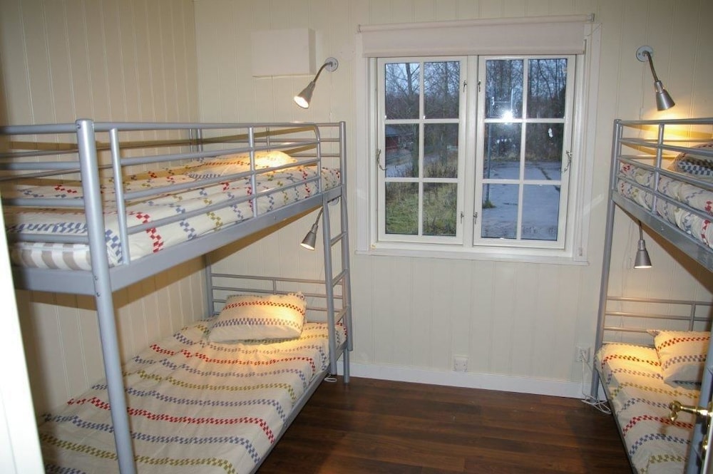 House (12 Beds) photo 1