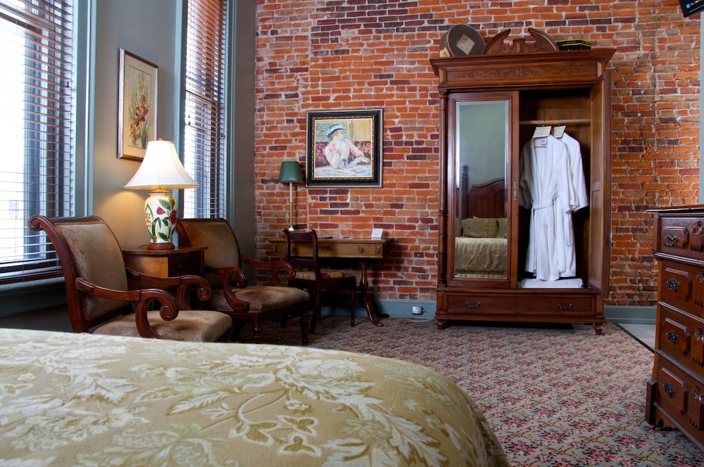 Spa Suite, Jetted Tub (Historic) photo 1