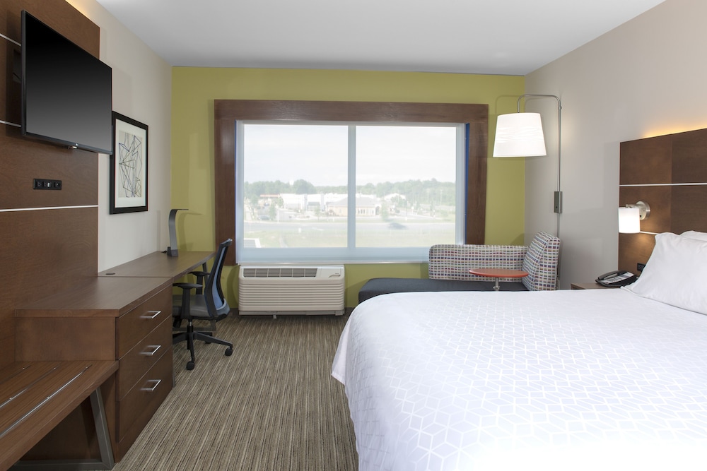Standard Room, 1 King Bed, Transfer Shower, Non Smoking (Transfer Shower) photo 2