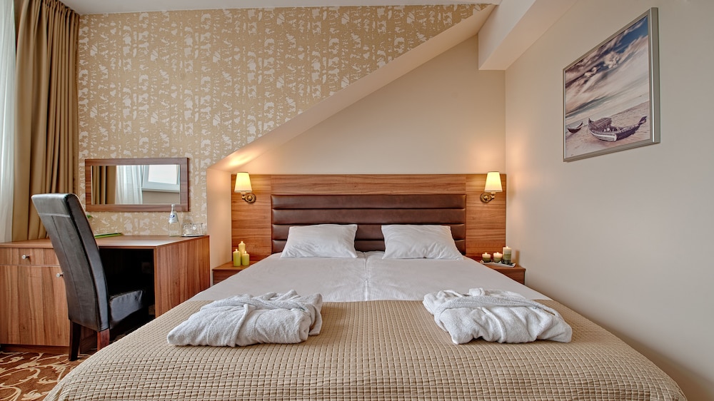 Double or Twin Room photo 3