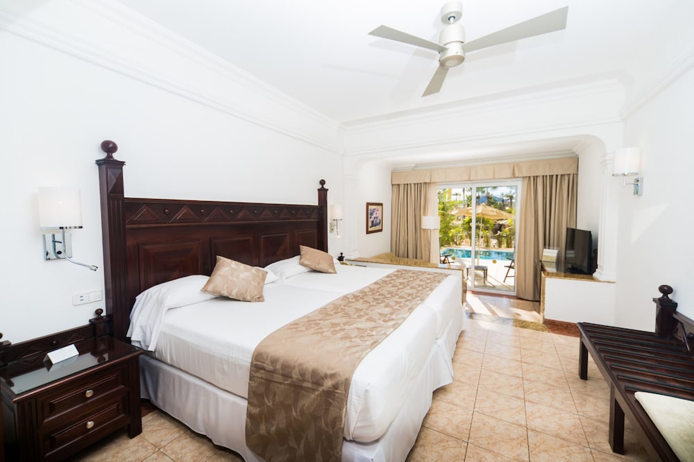 Junior Suite, Connecting Rooms (swim Up | 18+ | L)