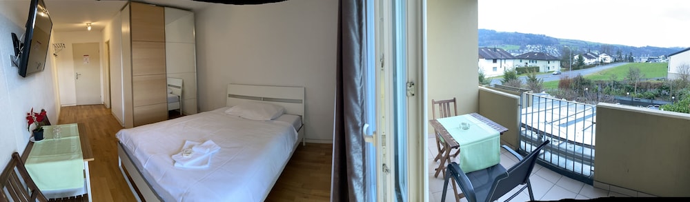 Standard Double Room, Non Smoking, Mountain View photo 2