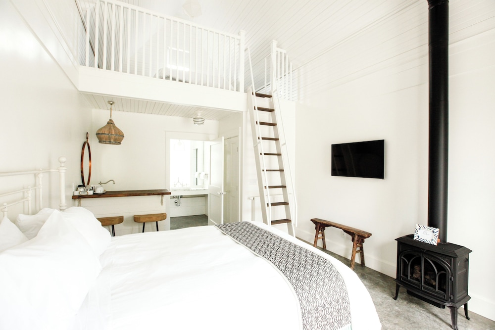 Double Room, 2 Queen Beds (Cottage)