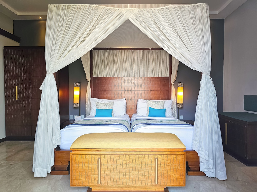 Three Bedroom Villa with Private Pool photo 2