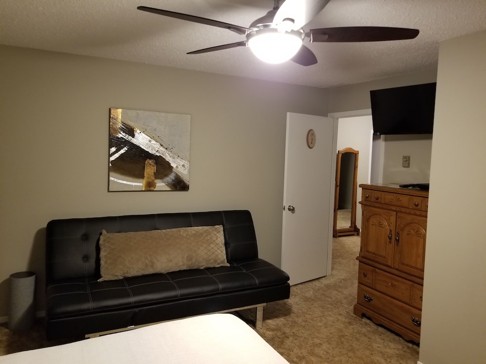 Room, 1 Queen Bed with Sofa bed, Lake View photo 2