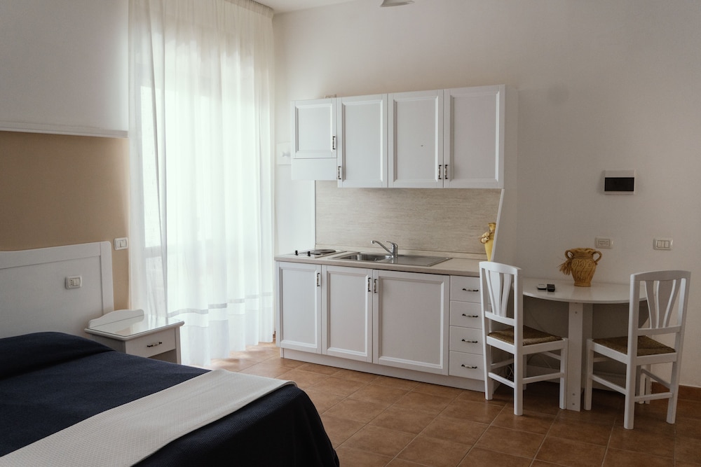 Family Quadruple Room, 1 Queen Bed with Sofa bed, Garden View photo 2