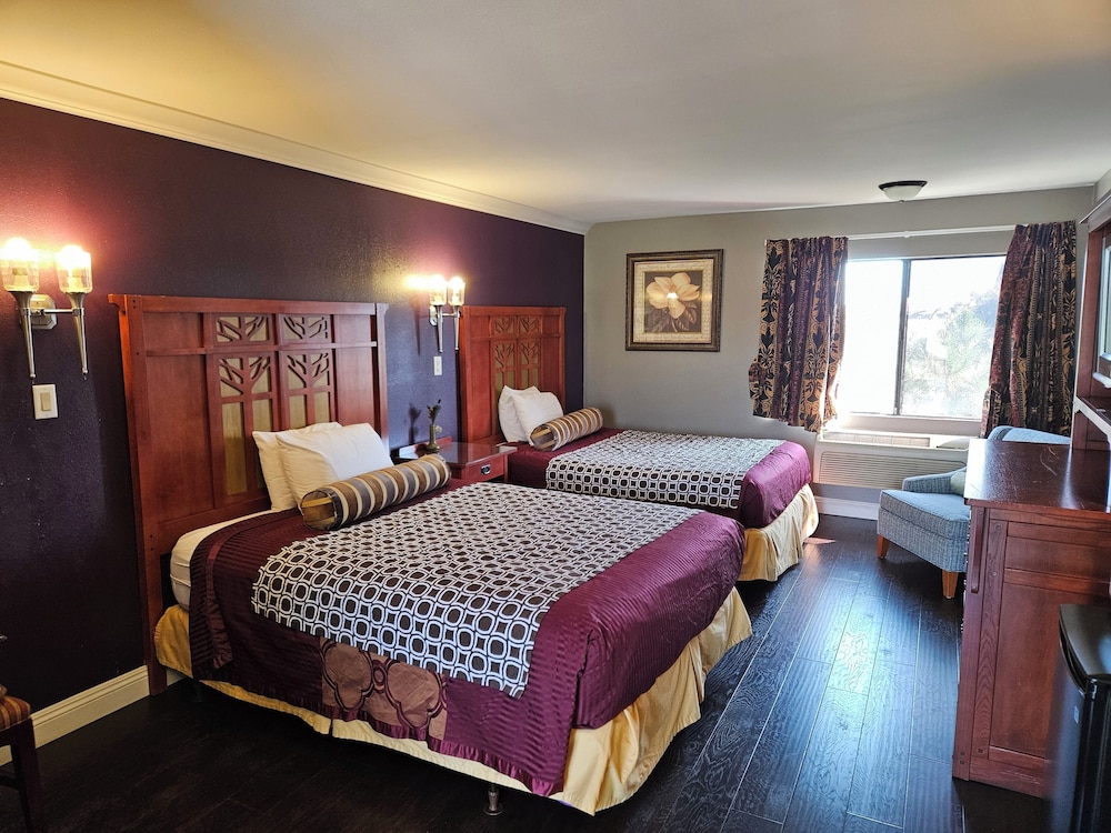 Standard Room, 2 Queen Beds photo 1