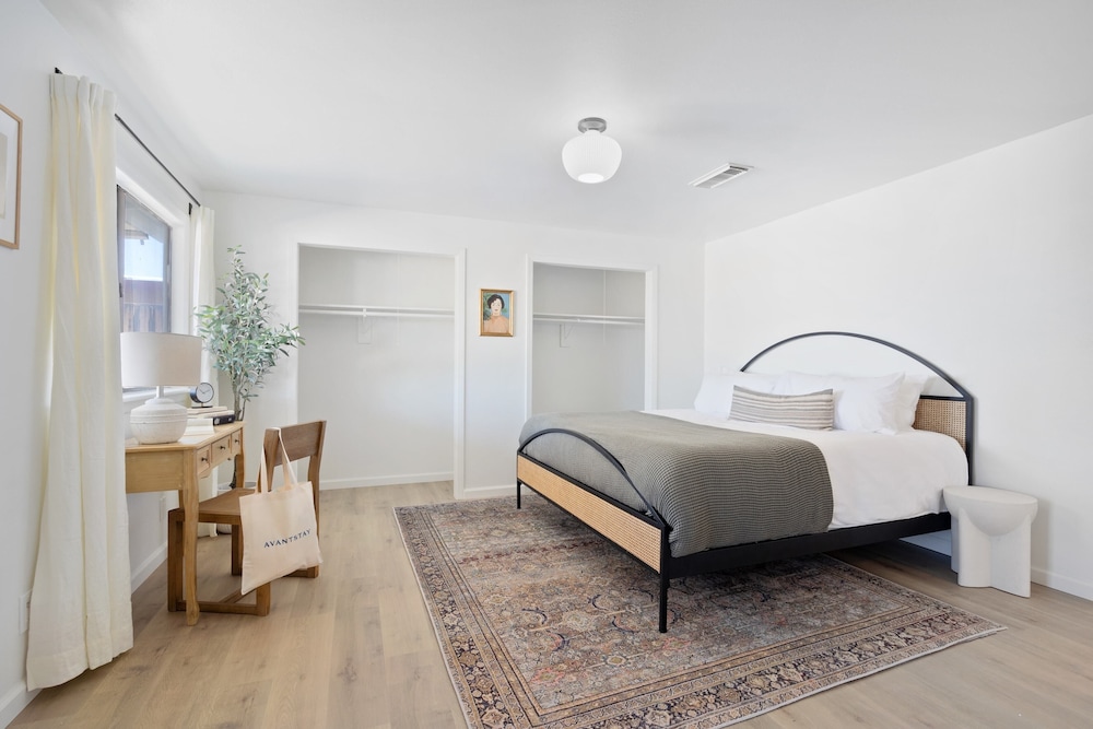 House (4 Bedrooms) photo 2